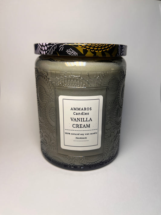 נר בצנצנצ מעוצבת אפורה בניחוח vanilla cream