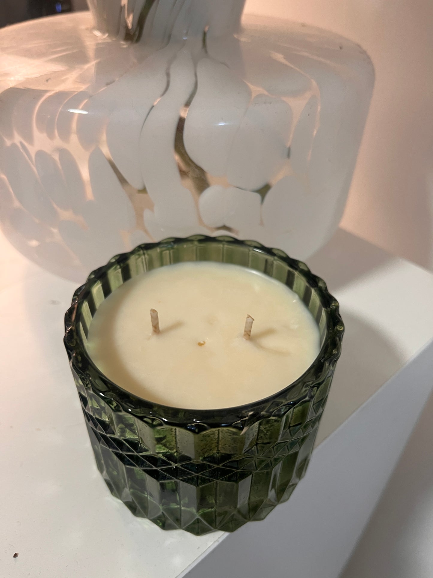 נר שעוות סויה בינוני בניחוח וניל תפוח